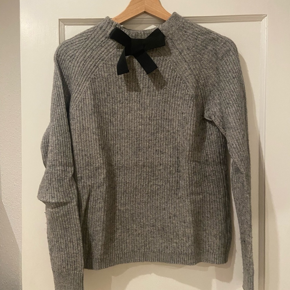 Chic Gray Sweater with Black Bow